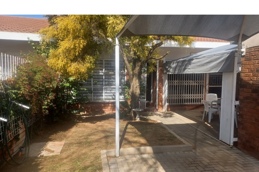 3 Bedroom Property for Sale in Naudeville Free State